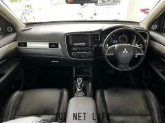 三菱 アウトランダーPHEV