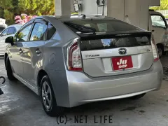 トヨタ プリウス