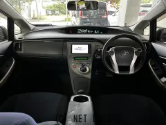 トヨタ プリウス