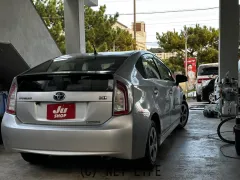 トヨタ プリウス