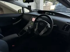 トヨタ プリウス