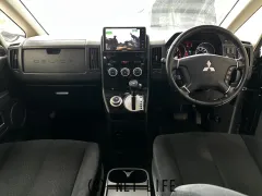 三菱 デリカD：5