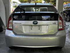 トヨタ プリウス