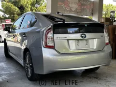 トヨタ プリウス