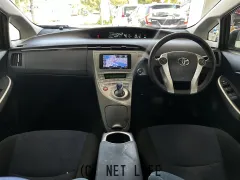 トヨタ プリウス