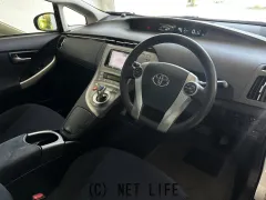 トヨタ プリウス