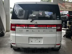 三菱 デリカD：5