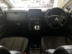 三菱 デリカD：5