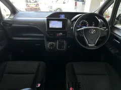 トヨタ ヴォクシー