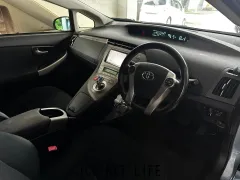 トヨタ プリウスPHV