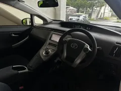 トヨタ プリウス