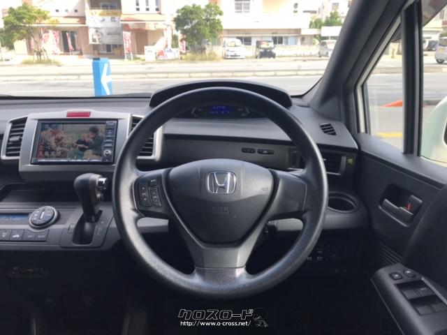 ステアリングスイッチ付きで操作が楽ちんです。 ホンダ フリードスパイク