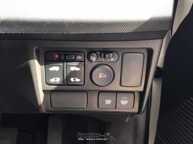スライドドアの操作は運転席のスイッチで操作が可能です。 ホンダ フリードスパイク