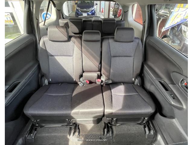 二列目シートは大人の方が座っても窮屈しない程、広々しております。 トヨタ ウィッシュ