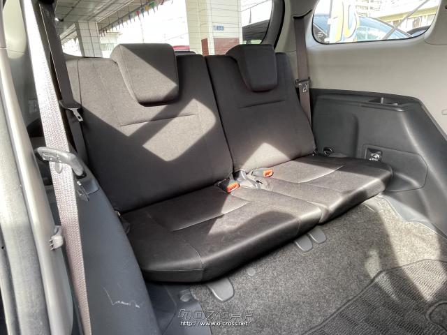 3列目シートは、リクライニング可能で、ゆっくりとくつろげます。 トヨタ ウィッシュ