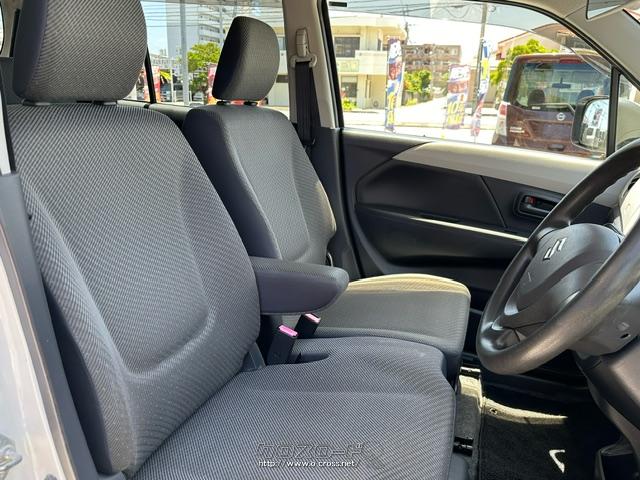 ベンチシートで空間を広く使うことが出来ます。 スズキ ワゴンR