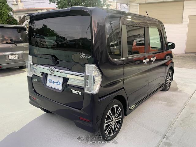 後席下部の出っ張り部分をなくし、広大なフラットスペースを確保。大きな荷物もミラクルオープンドアと助手席ロングスライドによる広大な間口からラクな姿勢で積載が可能。 ダイハツ タント