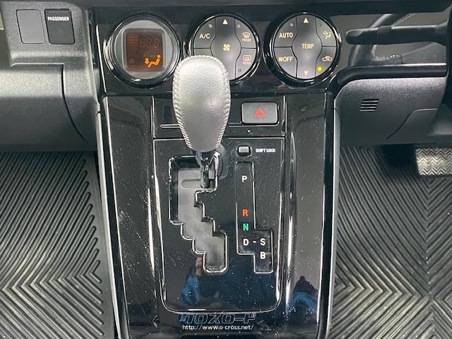 オートエアコン付きで夏でも低燃費走行が可能です。 トヨタ カローラルミオン