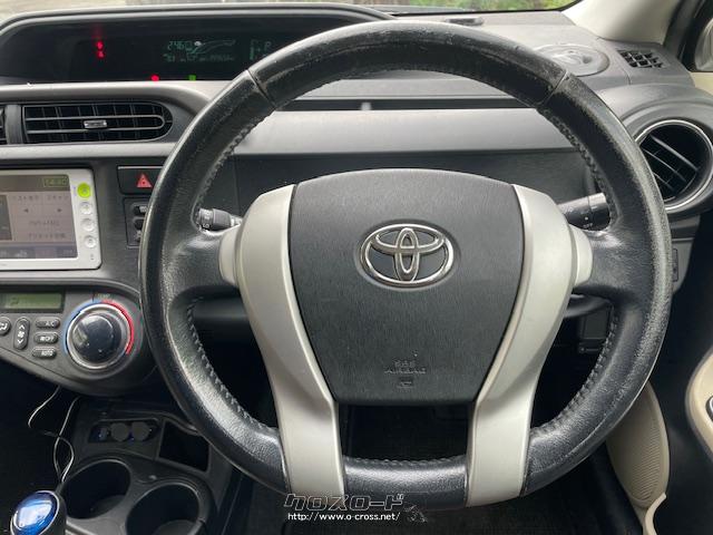 力強く精悍なフロントフェイスと、きびきびとした走りを感じさせる、踏ん張りの効いたリヤ周りとし、先進性を楽しく大胆にデザインしている。 トヨタ アクア