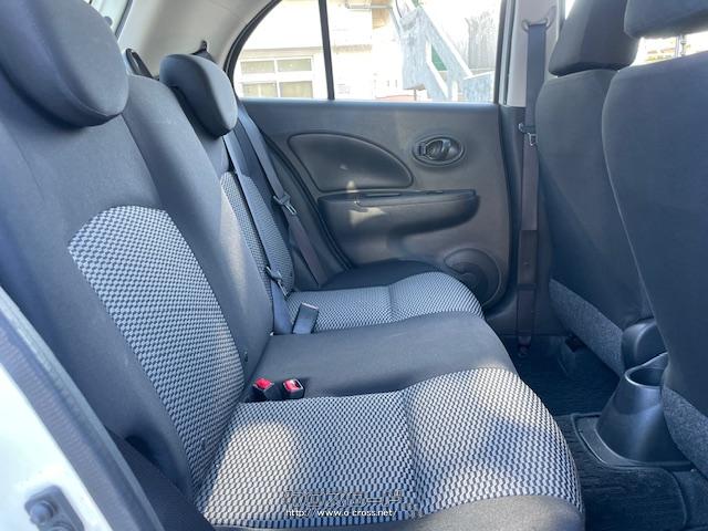 後部座席は足元も広く乗り心地も抜群です 日産 マーチ