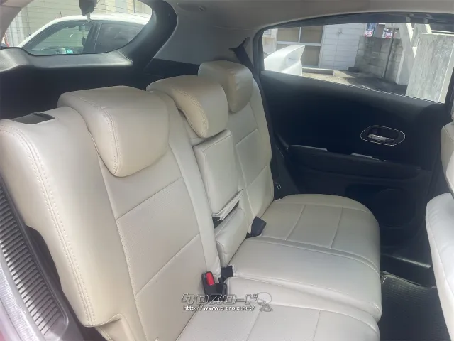 この度は当店のお車をご覧になっていただき、誠にありがとうございます。 ホンダ ヴェゼル