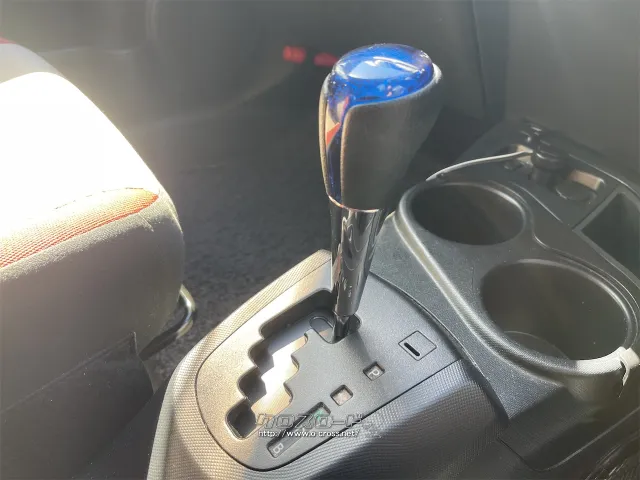 知識がなくても大丈夫です!皆様のご来店をスタッフ一同、心よりお待ちしております トヨタ アクア