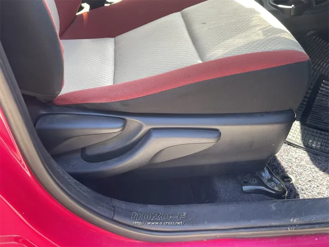 在庫確認などに関しては、お気軽にお問い合わせください。 トヨタ アクア