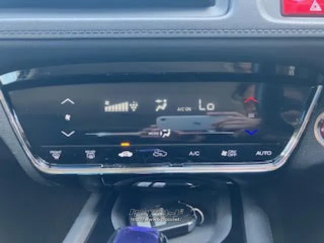 すっきりしたエアコンパネル ホンダ ヴェゼル