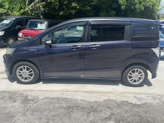 知識がなくても大丈夫です!皆様のご来店をスタッフ一同、心よりお待ちしております ホンダ フリードスパイクハイブリッド