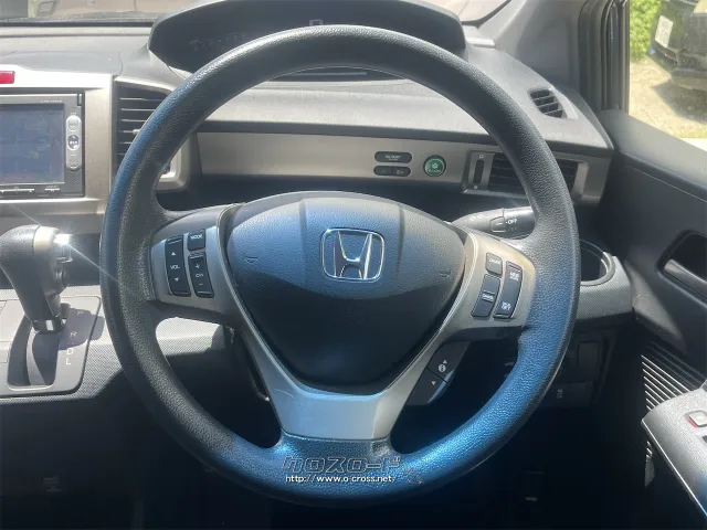 この度は当店のお車をご覧になっていただき、誠にありがとうございます。 ホンダ フリードスパイクハイブリッド