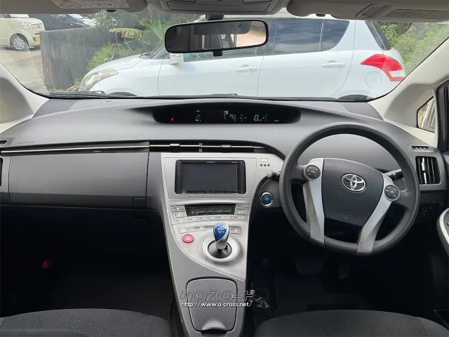 在庫確認などに関しては、お気軽にお問い合わせください。 トヨタ プリウス