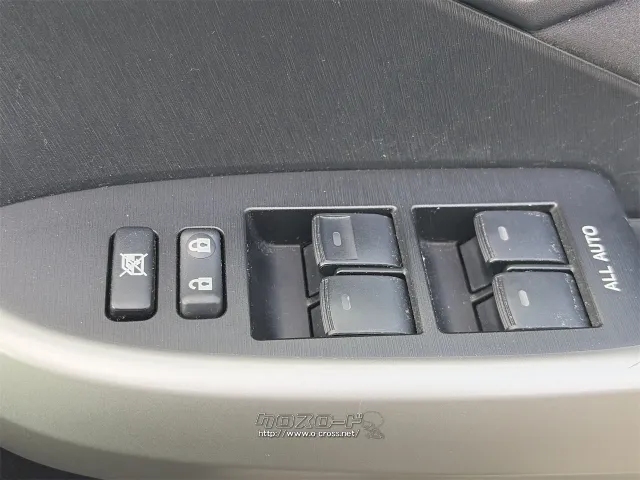 在庫確認などに関しては、お気軽にお問い合わせください。 トヨタ プリウス