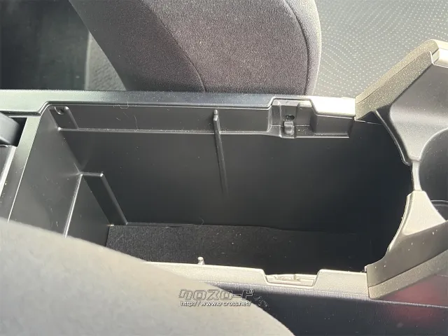 在庫確認などに関しては、お気軽にお問い合わせください。 トヨタ プリウス