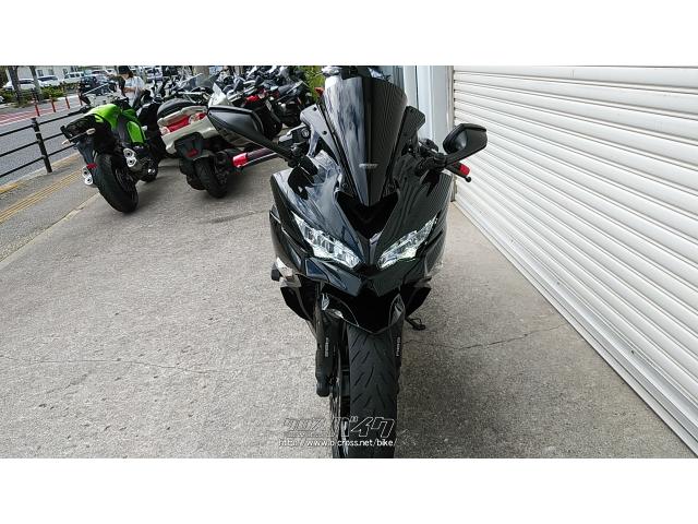 カワサキ ニンジャ ZX25R-SE・2021(R3)初度登録(届出)年・黒