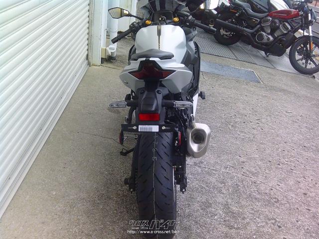 カワサキ ニンジャ ZX-4RSE NEWカラー・シルバー (白?)・400cc