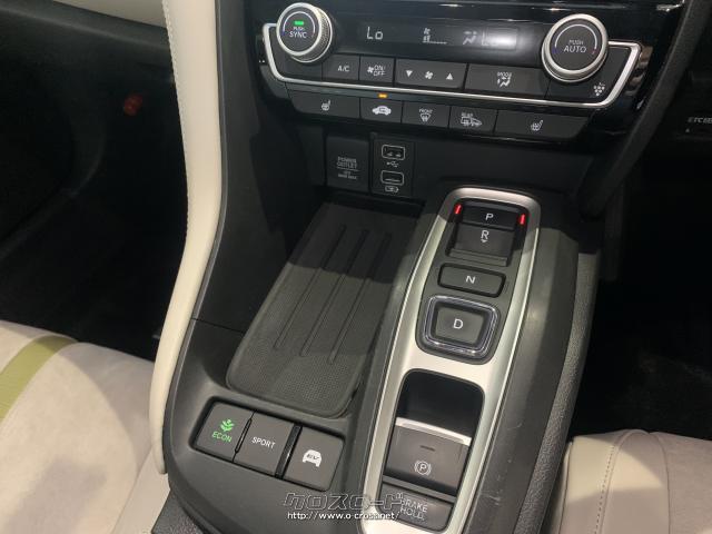 走行状況に応じて「EVドライブモード」「HVドライブモード」「エンジンドライブモード」と3つのモードを道路状況やドライバーの操作に応じて瞬時に、かつ知能的に使い分け、爽快なドライビングが可能となった。 ホンダ インサイト