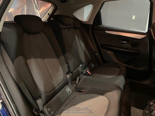 コンパクトなのに後席もゆったりとした空間 BMW 2シリーズクーペ