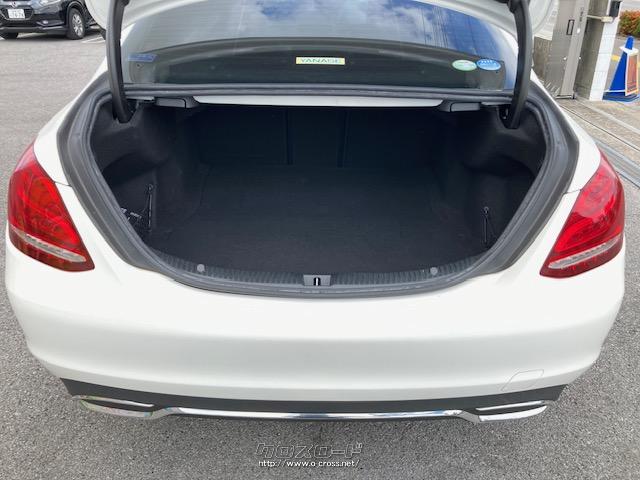 トランクフロアも広々として荷物もたくさん入ります メルセデス・ベンツ Cクラス