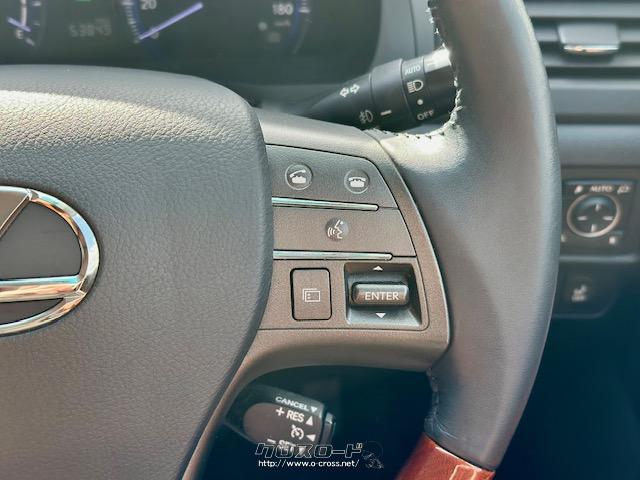 ステアリング右側にはクルーズコントロールの操作レバーが配置されています。 レクサス HS