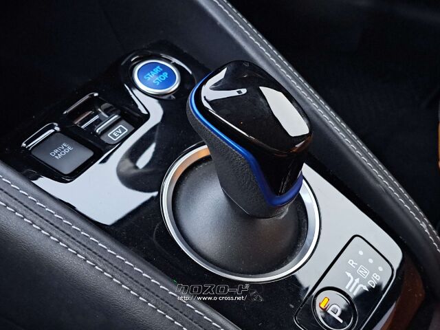プッシュスタート・ドライブモード・シフト操作が手元で簡単楽々 日産 キックス