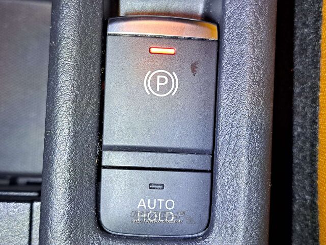 お問合せはユーポスコザ店まで/098-934-8277/お待ちしております 日産 キックス