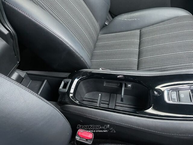 「お問合せはユーポスコザ店まで/098-934-8277お待ちしております」 ホンダ ヴェゼル