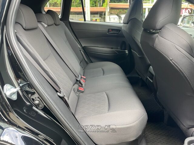 「お問合せはユーポスコザ店まで/098-934-8277お待ちしております」 トヨタ カローラクロス