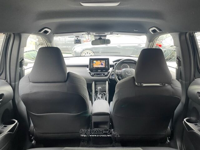 「お問合せはユーポスコザ店まで/098-934-8277お待ちしております」 トヨタ カローラクロス