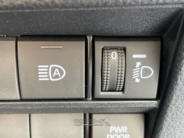 「お問合せはユーポスコザ店まで/098-934-8277お待ちしております」 トヨタ ヴォクシー