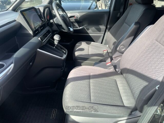 「お問合せはユーポスコザ店まで/098-934-8277お待ちしております」 トヨタ ヴォクシー