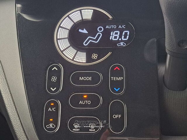 エアコン操作もデジタル仕様 三菱 eKスペース