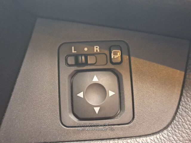 お問合せはユーポスコザ店まで/098-934-8277/お待ちしております。 三菱 eKスペース