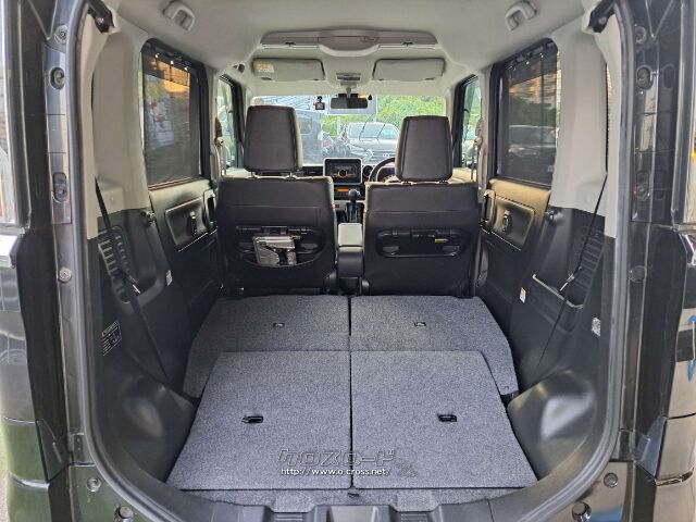 後席を倒すと大きなものも詰め込めます スズキ スペーシア