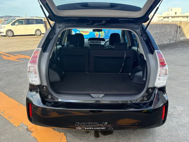 使い勝手のいい荷室スペース トヨタ プリウスα